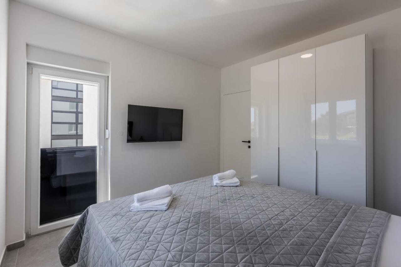 Carpe Diem Luxury Apartments ロゴズニッツァ エクステリア 写真