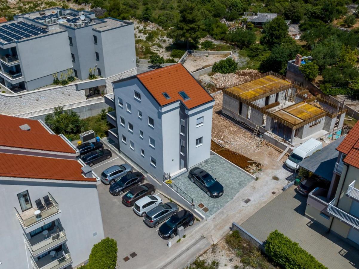 Carpe Diem Luxury Apartments ロゴズニッツァ エクステリア 写真
