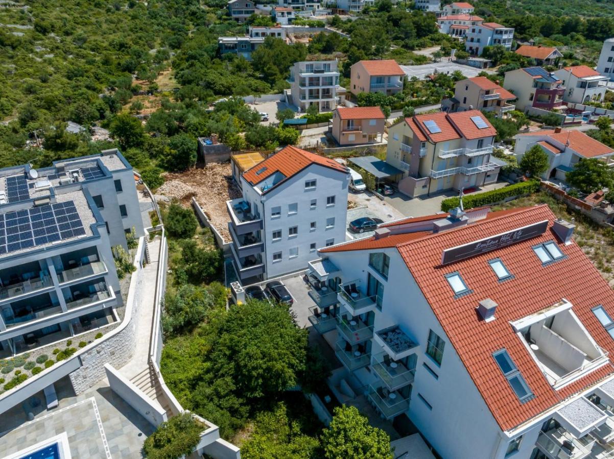 Carpe Diem Luxury Apartments ロゴズニッツァ エクステリア 写真