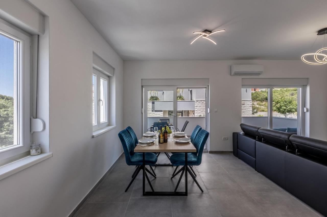Carpe Diem Luxury Apartments ロゴズニッツァ エクステリア 写真